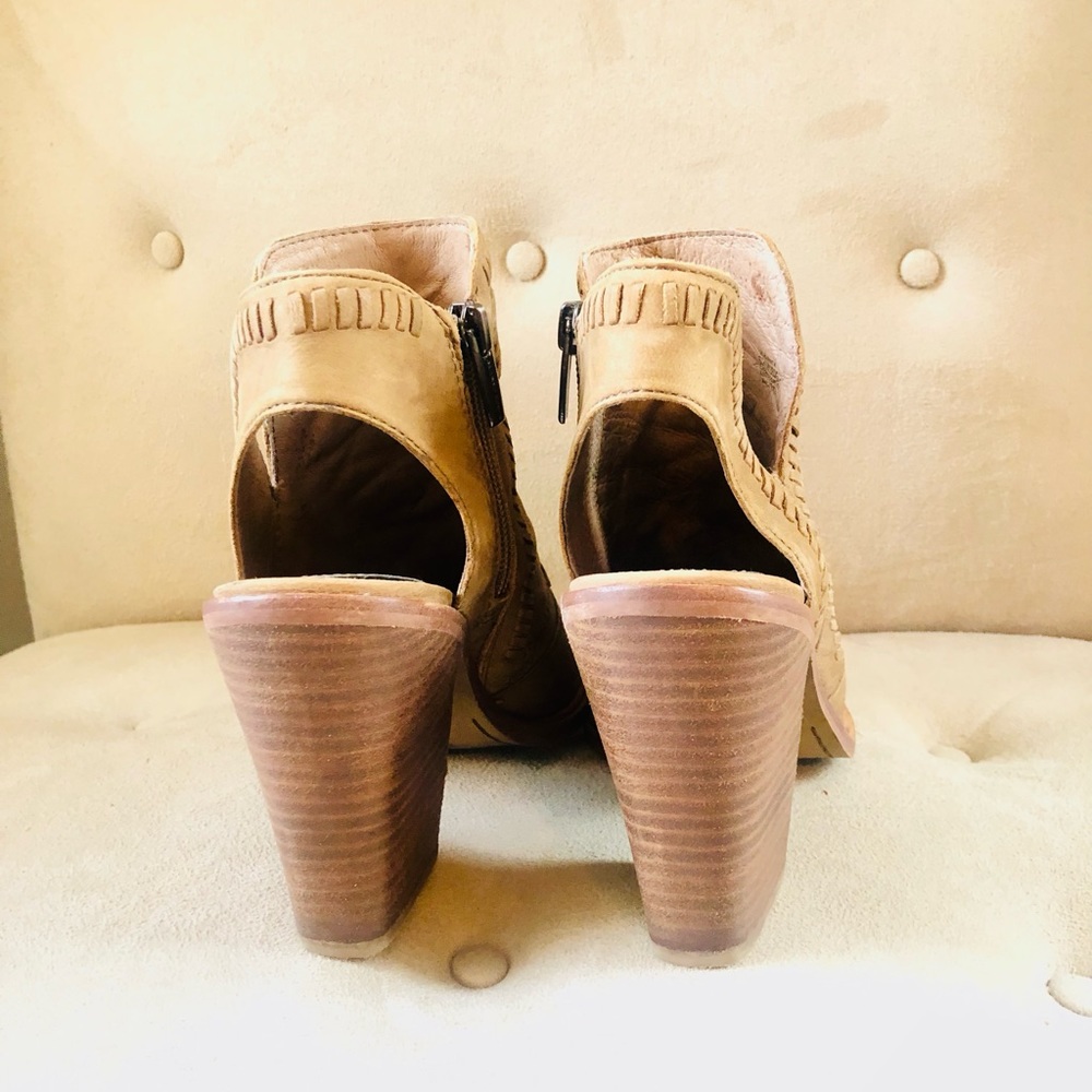 Vince Camuto -Karinta Block Heel Bootie - Size 6.5 - image 6